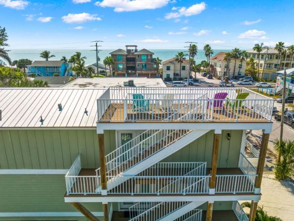 Luxury Bradenton Beach Six Bedroom Vacation Pool Home