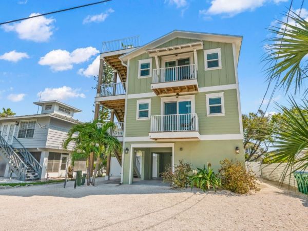 Luxury Bradenton Beach Six Bedroom Vacation Pool Home