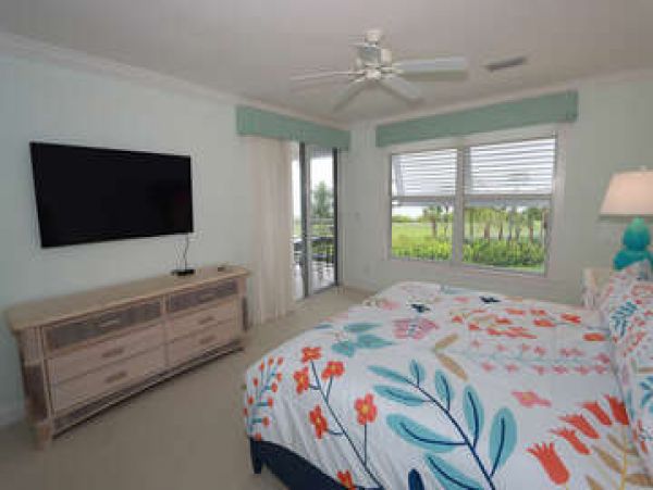 Captiva Luxury Bay Rental Condo Pool
