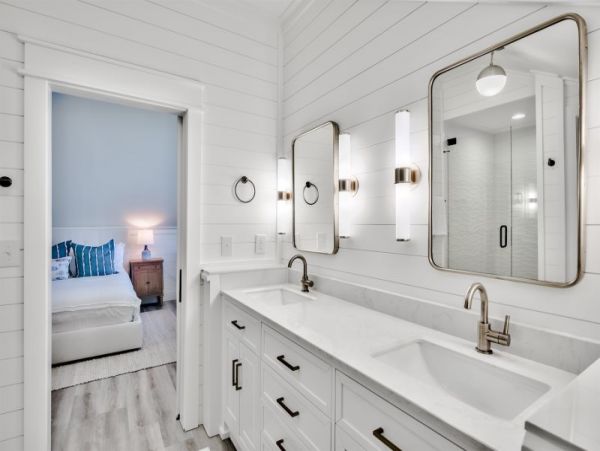 Luxury Walk Out to Beach Townhouse