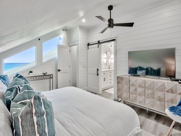 Luxury Walk Out to Beach Townhouse