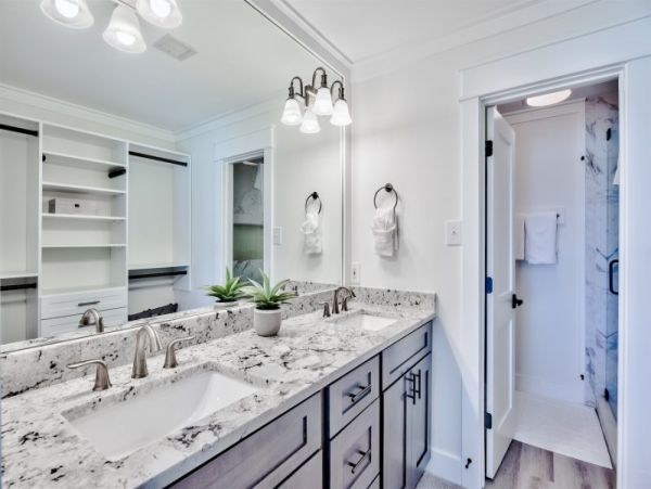 Luxury Walk Out to Beach Townhouse