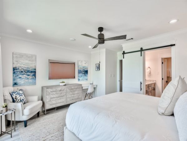 Luxury Walk Out to Beach Townhouse
