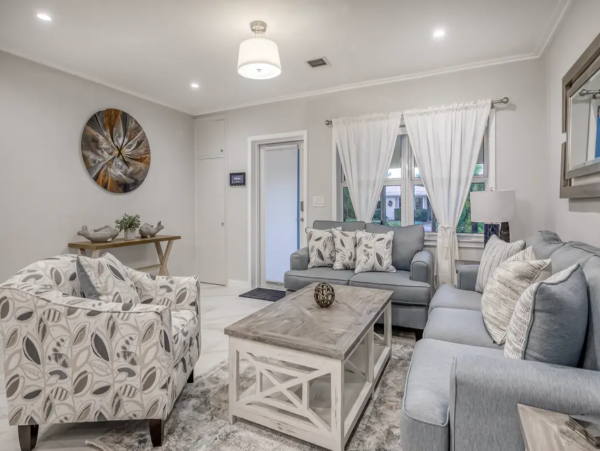 Fort Lauderdale Vacation Home 4 Bedrooms with Private Pool