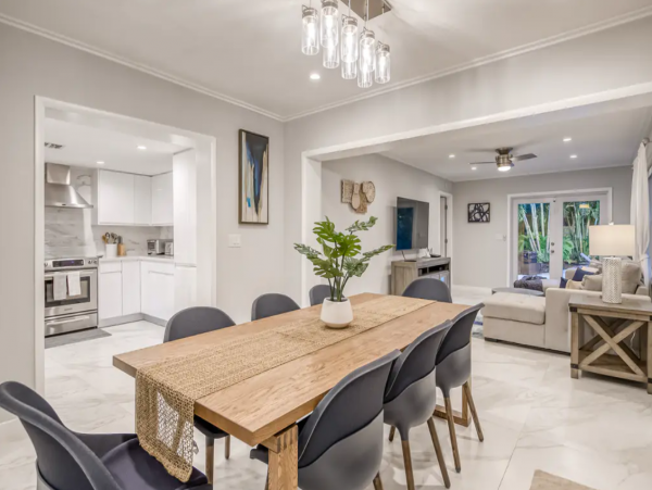 Fort Lauderdale Vacation Home 4 Bedrooms with Private Pool