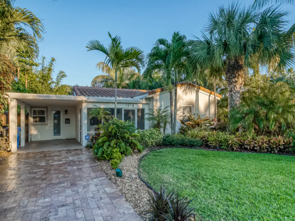 Fort Lauderdale Vacation Home 4 Bedrooms with Private Pool