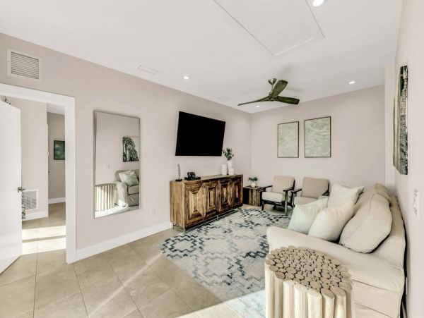 Siesta Key Luxury Rental | Beachfront with Rooftop Deck