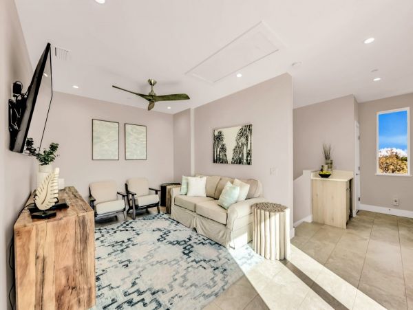 Siesta Key Luxury Rental | Beachfront with Rooftop Deck