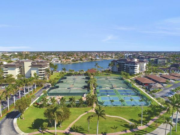 Marco Island Condo with Pool Tennis Court 6 Guests