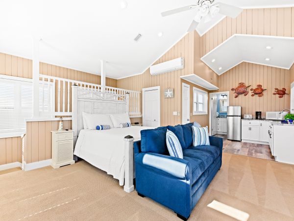 Destin Six Bedroom Vacation Rental Home Walk to Beach 4,000 Sq Ft WOW