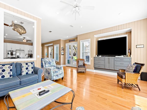 Destin Six Bedroom Vacation Rental Home Walk to Beach 4,000 Sq Ft WOW