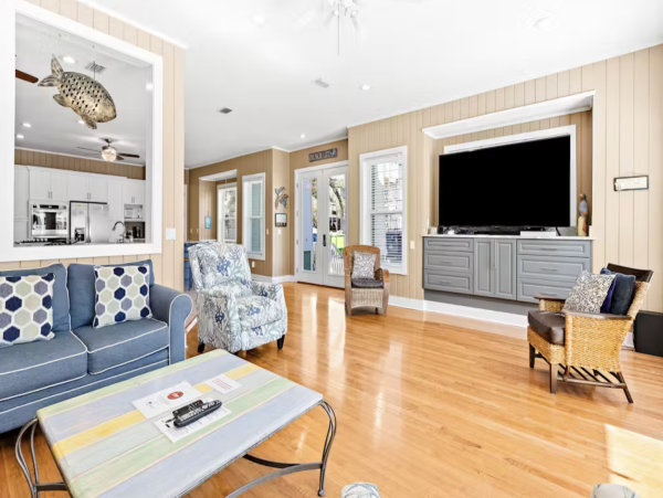Destin Six Bedroom Vacation Rental Home Walk to Beach 4,000 Sq Ft WOW
