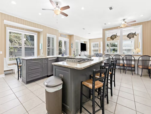 Destin Six Bedroom Vacation Rental Home Walk to Beach 4,000 Sq Ft WOW