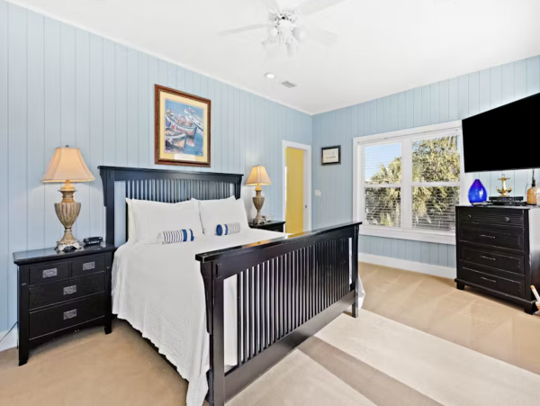 Destin Six Bedroom Vacation Rental Home Walk to Beach 4,000 Sq Ft WOW