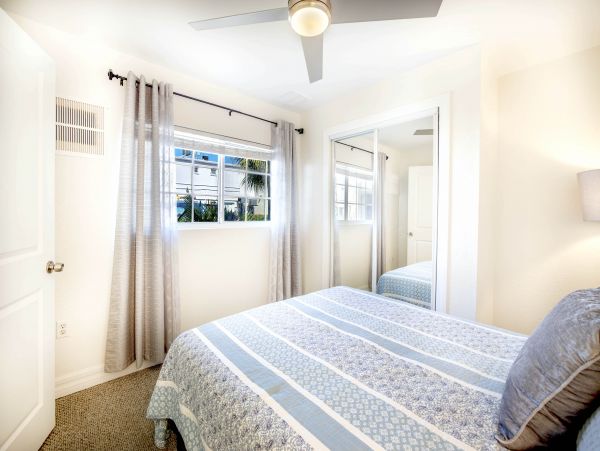 Walk to Beach Siesta Key Six Bedroom Vacation Rental