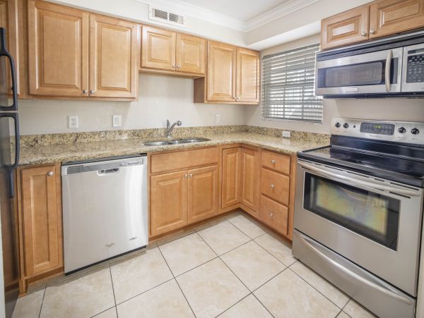 Walk to Beach Siesta Key Six Bedroom Vacation Rental