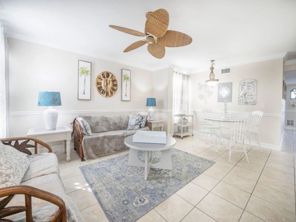 Four Bedroom Vacation Rental Close to Beach in Siesta Key
