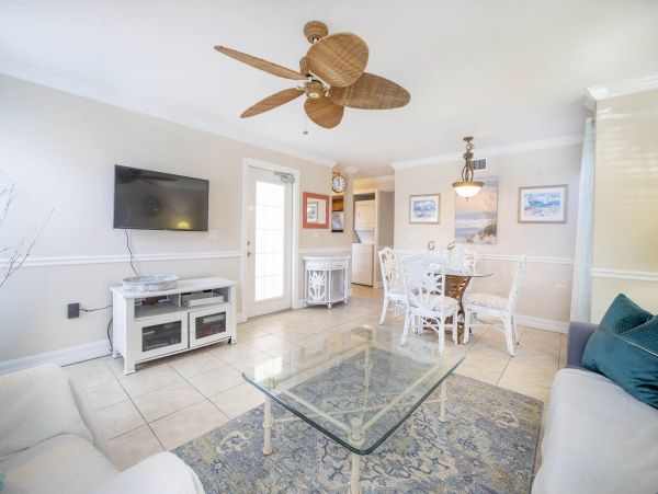 Four Bedroom Vacation Rental Close to Beach in Siesta Key