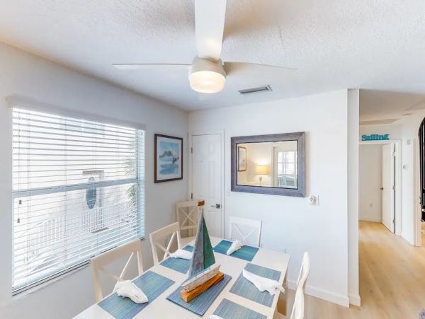 Bradenton Beach Five Bedroom Vacation Rental Close to Beach