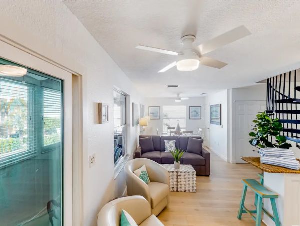 Bradenton Beach Five Bedroom Vacation Rental Close to Beach