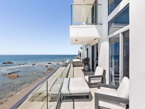Stunning Malibu Luxury Vacation Home Beach & Ocean Views