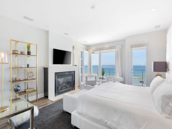 Stunning Malibu Luxury Vacation Home Beach & Ocean Views