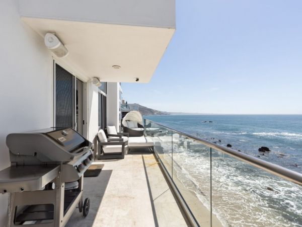 Stunning Malibu Luxury Vacation Home Beach & Ocean Views