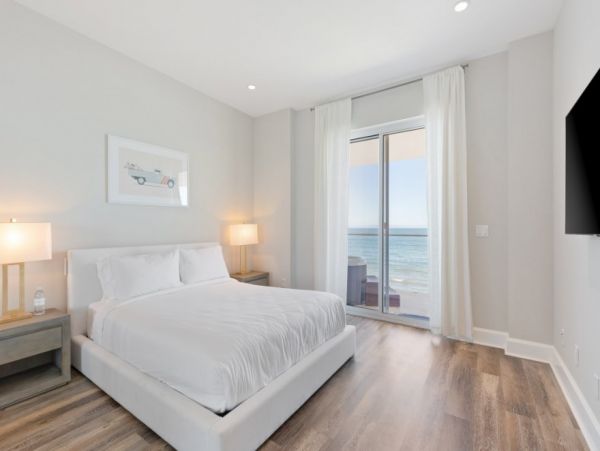 Stunning Malibu Luxury Vacation Home Beach & Ocean Views