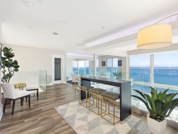Stunning Malibu Luxury Vacation Home Beach & Ocean Views