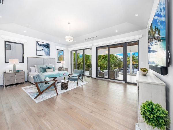 Waterfront Luxury Vacation Home Pool & Jacuzzi in Miami