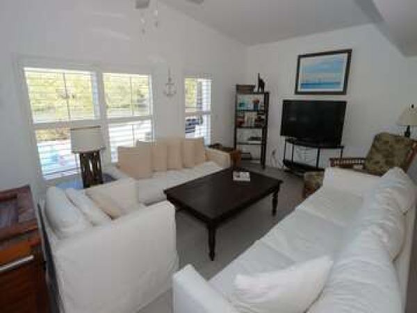 Naples Luxury Accommodation Minutes to 5th Avenue
