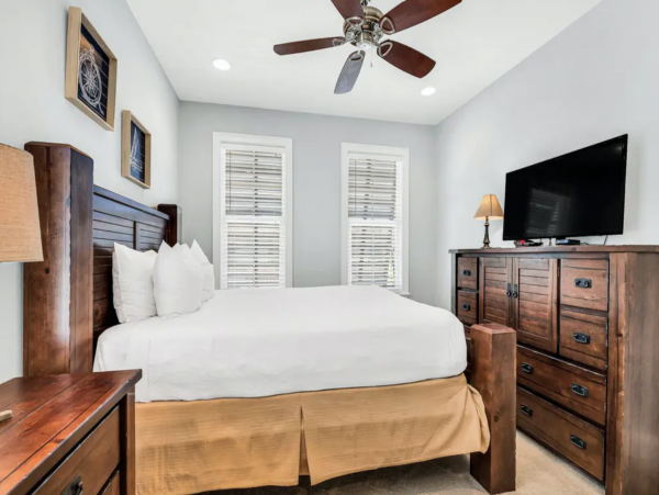 Stylish Accommodation In Destin With Golf Cart
