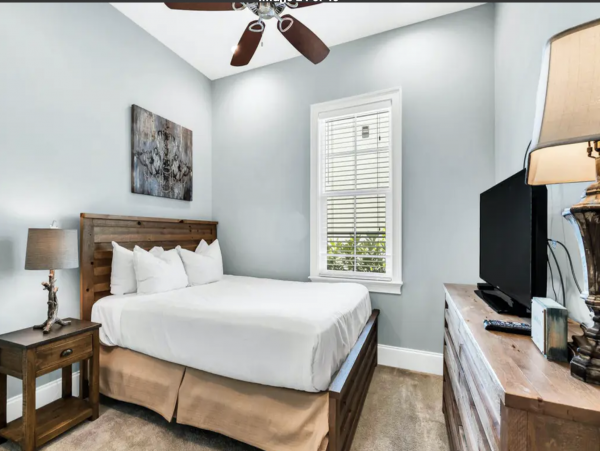 Stylish Accommodation In Destin With Golf Cart