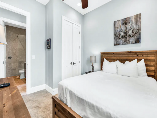 Stylish Accommodation In Destin With Golf Cart