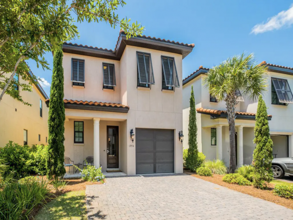 Stylish Accommodation In Destin With Golf Cart