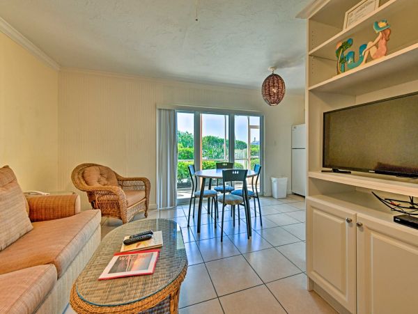 Longboat Key One Bedroom Vacation Condo Steps to the Beach