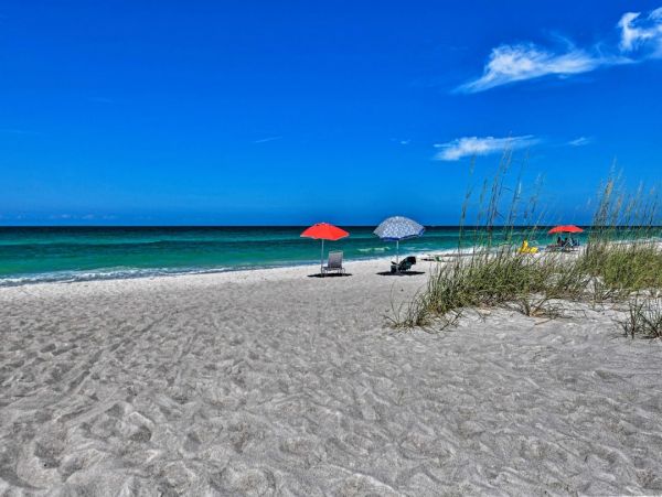 Longboat Key One Bedroom Vacation Condo Steps to the Beach