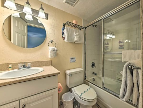 Longboat Key One Bedroom Vacation Condo Steps to the Beach