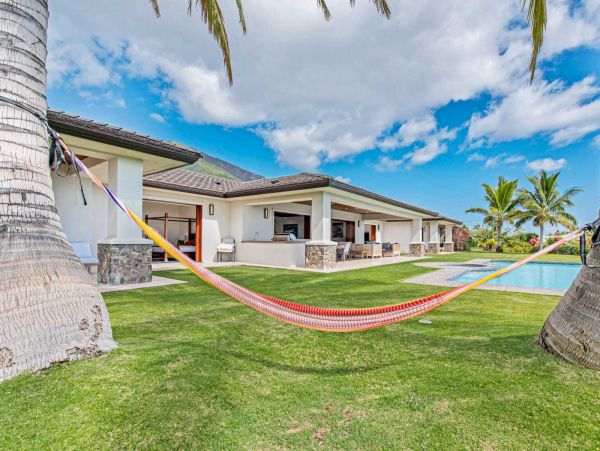 Amazing Ocean & Mountain Views 4 Bedroom Villa in Lahaina