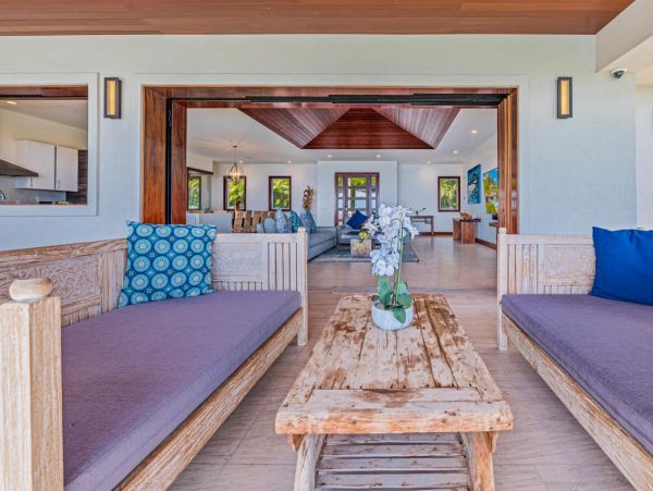 Amazing Ocean & Mountain Views 4 Bedroom Villa in Lahaina