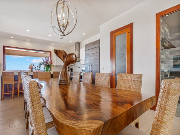 Amazing Ocean & Mountain Views 4 Bedroom Villa in Lahaina