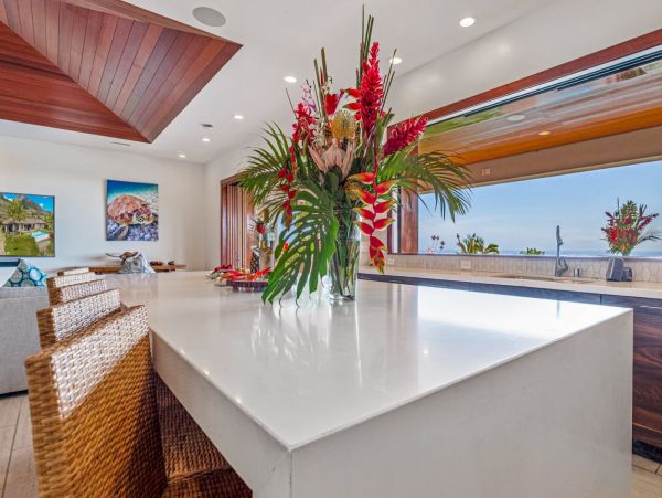 Amazing Ocean & Mountain Views 4 Bedroom Villa in Lahaina