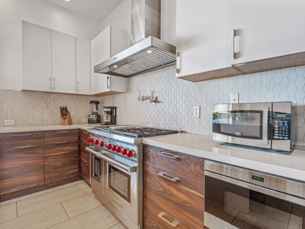 Amazing Ocean & Mountain Views 4 Bedroom Villa in Lahaina
