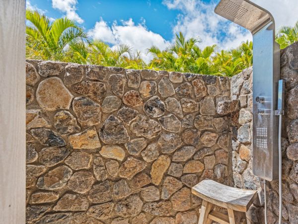 Amazing Ocean & Mountain Views 4 Bedroom Villa in Lahaina