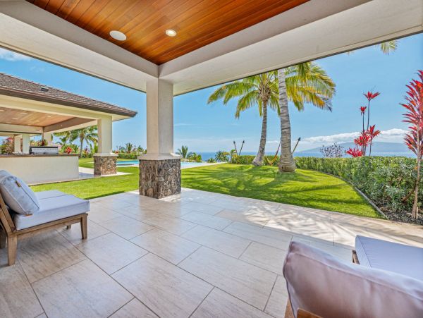 Amazing Ocean & Mountain Views 4 Bedroom Villa in Lahaina