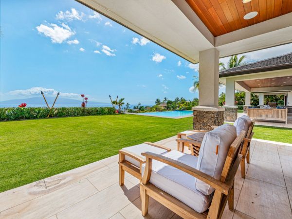 Amazing Ocean & Mountain Views 4 Bedroom Villa in Lahaina