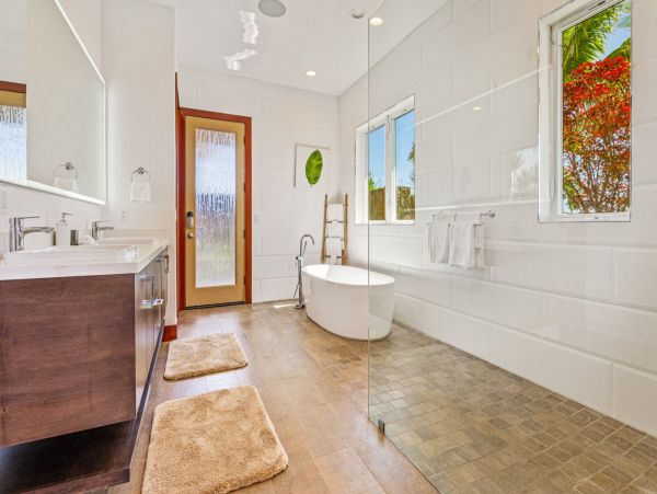 Amazing Ocean & Mountain Views 4 Bedroom Villa in Lahaina