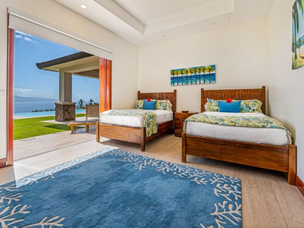 Amazing Ocean & Mountain Views 4 Bedroom Villa in Lahaina