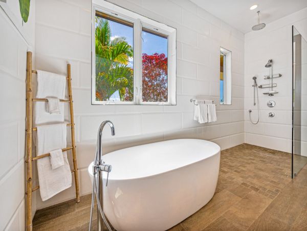 Amazing Ocean & Mountain Views 4 Bedroom Villa in Lahaina