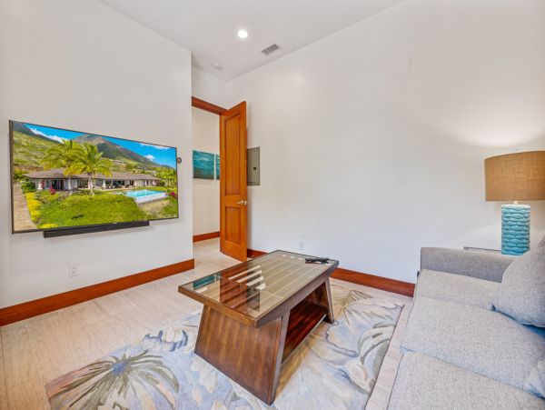 Amazing Ocean & Mountain Views 4 Bedroom Villa in Lahaina